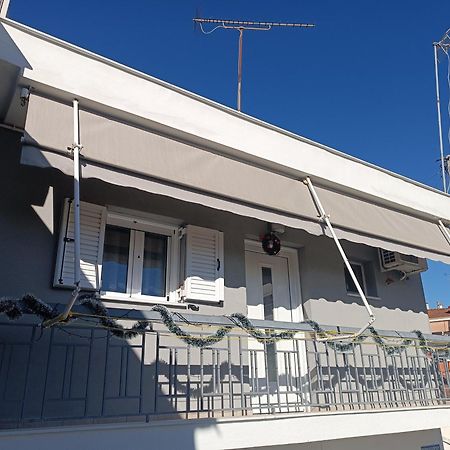 Giorgos Studio Trikala Luaran gambar